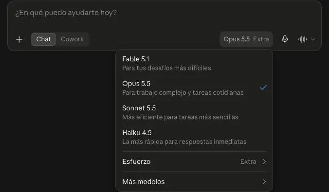 La caja de mensaje con la lista de modelos abierta: Fable 5.1, Opus 5.5 (marcado), Sonnet 5.5 y Haiku 4.5, y debajo Esfuerzo, en Extra.